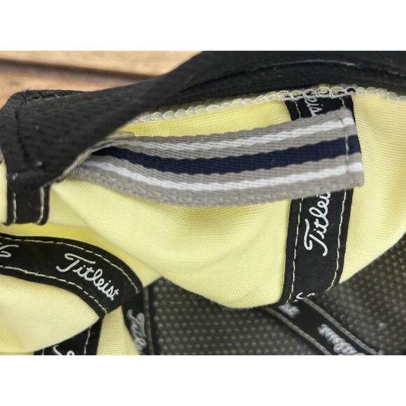 Titleist Yellow & Navy Cap Golf Clubs⛳️ Crest On Side Titleist Ribbon Inside Hat - Picture 13 of 14